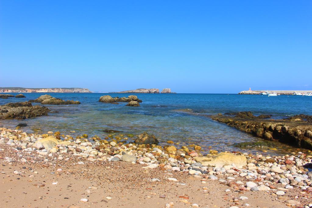 Sagres Sunny Room With Private Bathroom 300M From The Beach Buitenkant foto