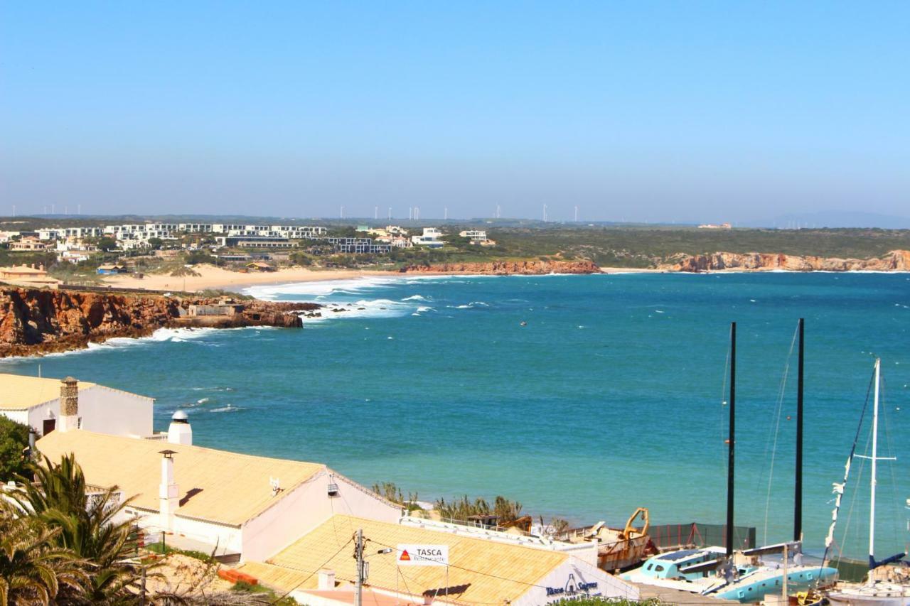 Sagres Sunny Room With Private Bathroom 300M From The Beach Buitenkant foto