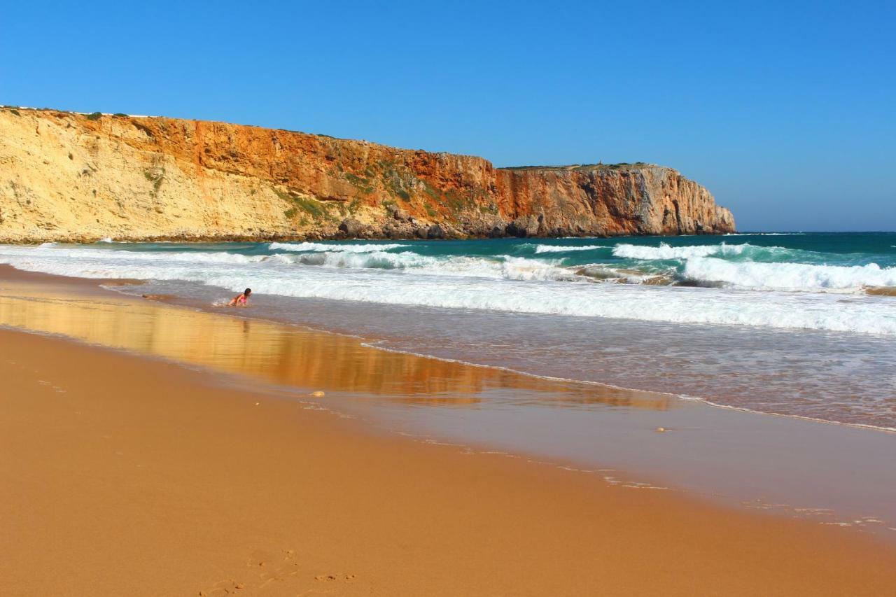 Sagres Sunny Room With Private Bathroom 300M From The Beach Buitenkant foto