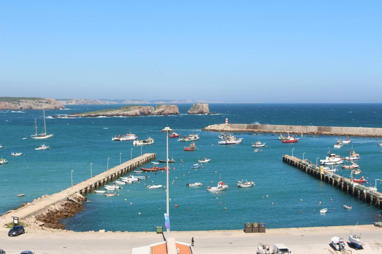Sagres Sunny Room With Private Bathroom 300M From The Beach Buitenkant foto