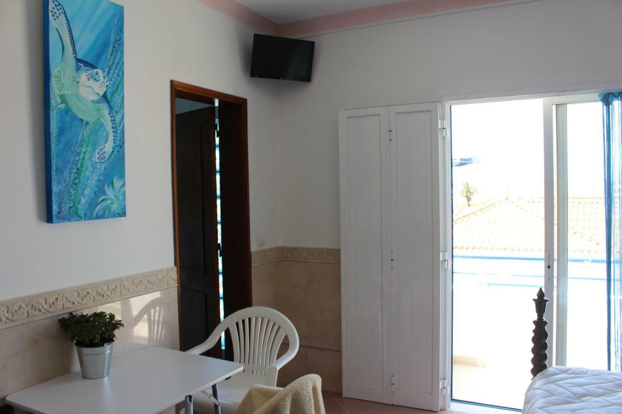 Sagres Sunny Room With Private Bathroom 300M From The Beach Buitenkant foto